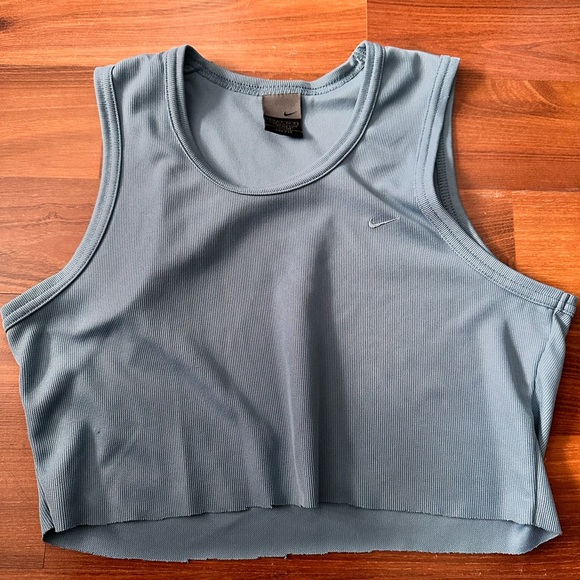 Nike crop top - Picture 2 of 6